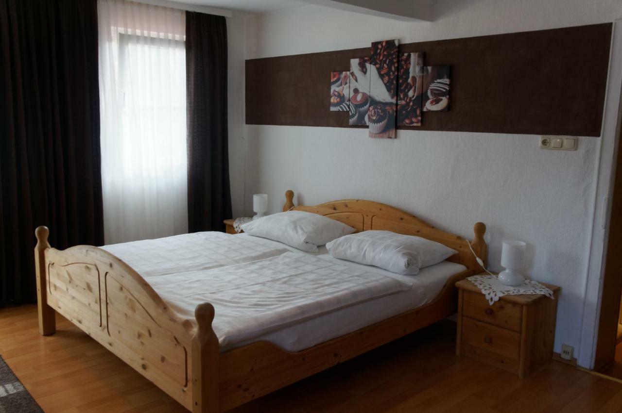 Pension Burger B&B Weibersbrunn Exterior photo